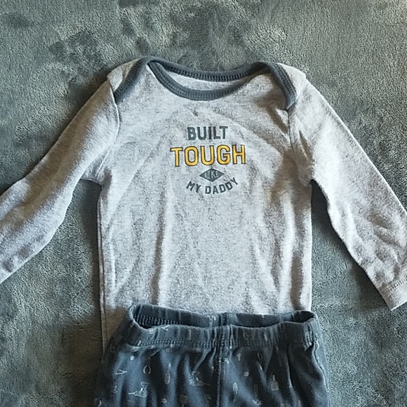Carter's Outfit - Picture 2 of 4
